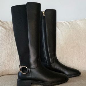 NWOT size 5.5 Coach Boots